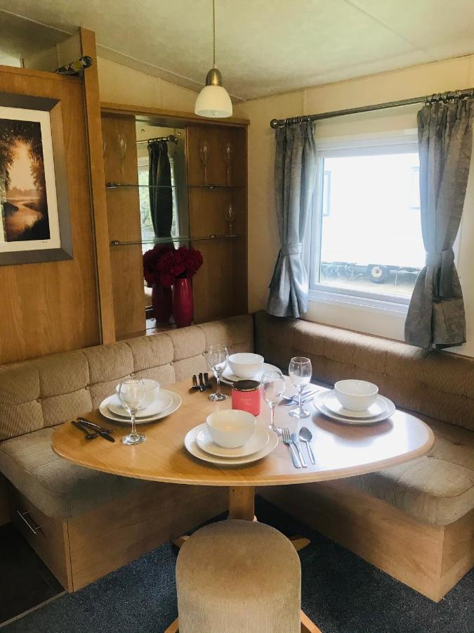 Turnberry Caravan Quiet Peaceful Location Near Golf Spas And Beaches Girvan Exterior foto